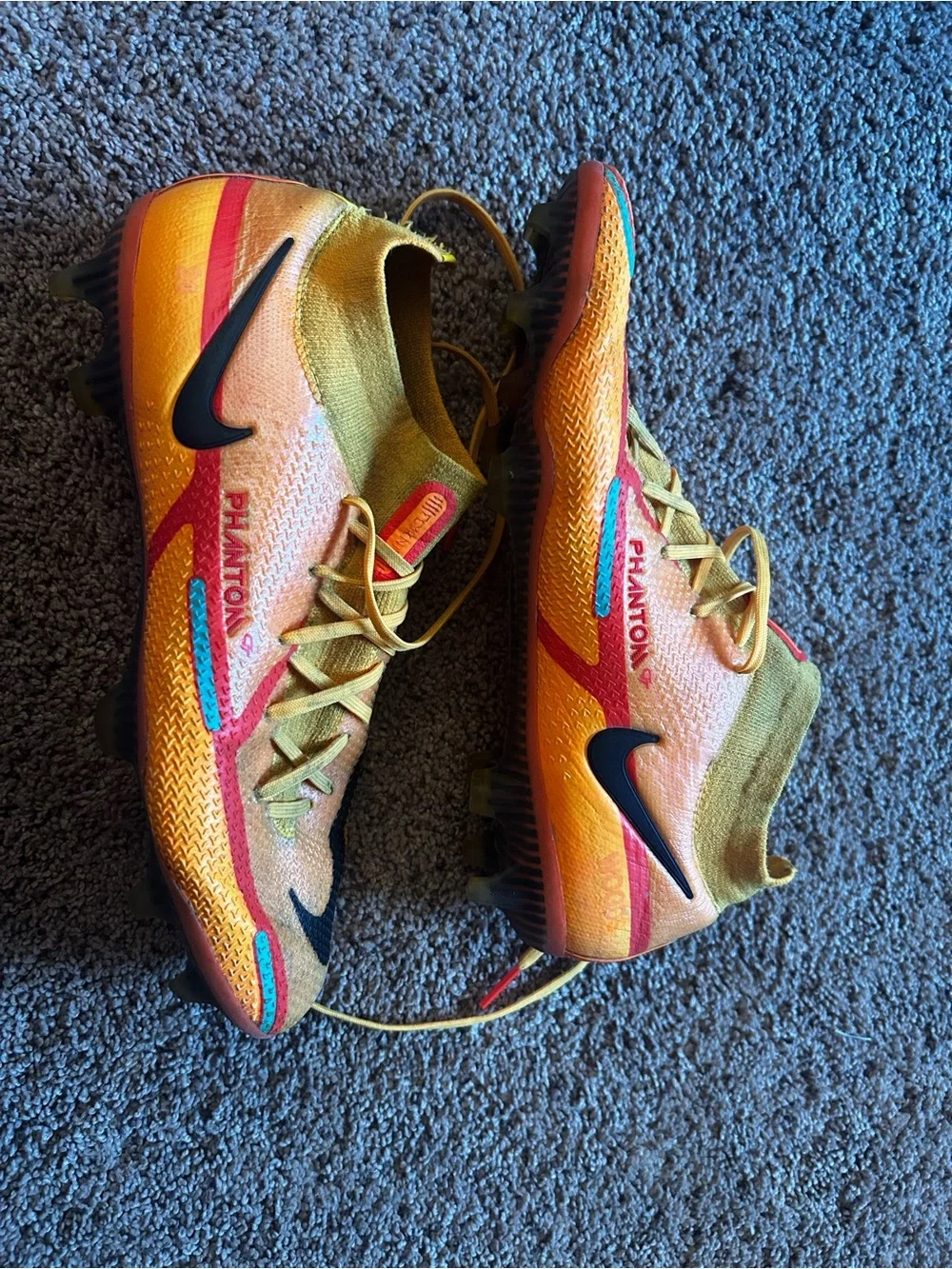 Nike Phantom Soccer Cleats